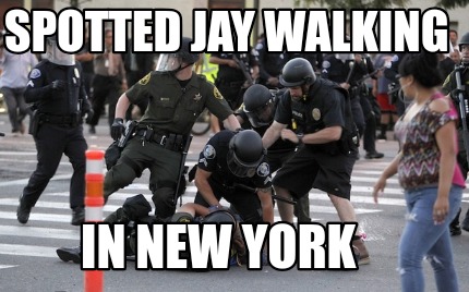 spotted-jay-walking-in-new-york